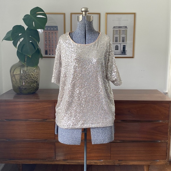 Top - Picture 1 of 2